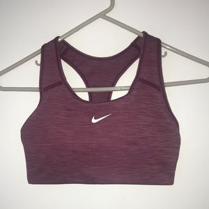 ❤️ NEW Maroon Nike pepper sports bra